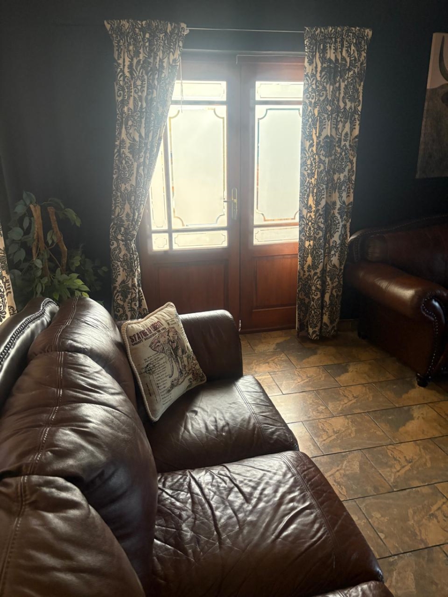 To Let 3 Bedroom Property for Rent in Campher Park Eastern Cape